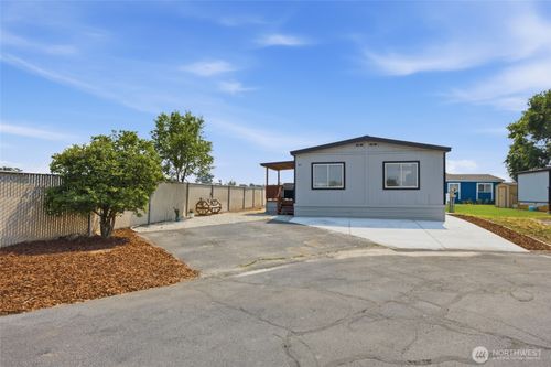 82-4000 Longview St Ne, Moses Lake, WA, 98837-3440 | Card Image