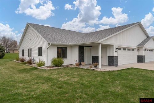 209 Plum Run, Le Sueur, MN, 56058-2176 | Card Image