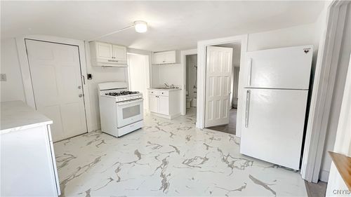 fl-2nd-809 Hamilton St, Utica, NY, 13502-4003 | Card Image