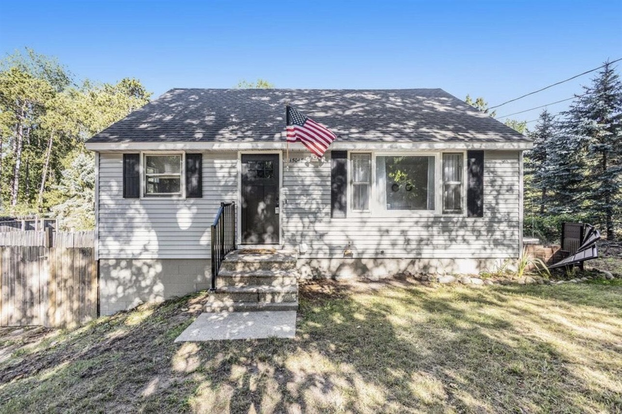 David Ave, Grand Haven, MI 49417