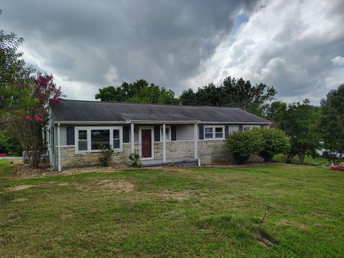 108 Young Ave, Lafayette, TN, 37083-1147 | Card Image