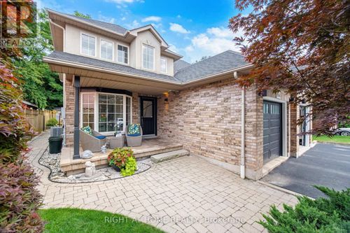 3064 Lakeshore Road W, Oakville (BR Bronte), ON, L6L1J2 | Card Image