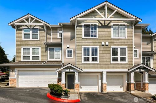 30-2-5390 237th Ter Se, Issaquah, WA, 98029-7673 | Card Image