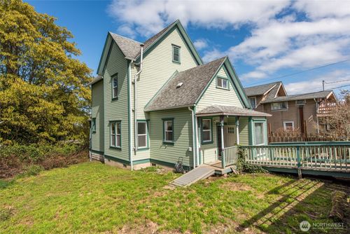 318 W 8th St, Port Angeles, WA, 98362-5905 | Card Image