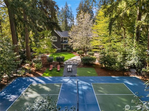 10444 Se 22nd St, Bellevue, WA, 98004-7252 | Card Image