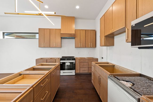 Kitchen | Image 13