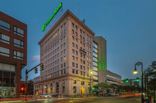 apt-206-875 Elm St, Manchester, NH, 03101-2121 | Card Image