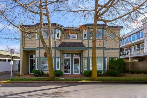 204-9725 Fourth St, Sidney, BC, V8L2Y8 | Card Image