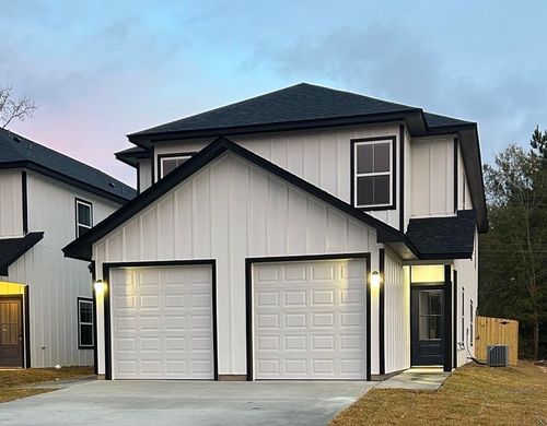 8427 Harvard St, Lumberton, TX, 77657-7966 | Card Image