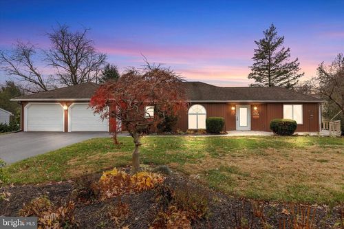 551 Strites Rd, HARRISBURG, PA, 17111-3903 | Card Image