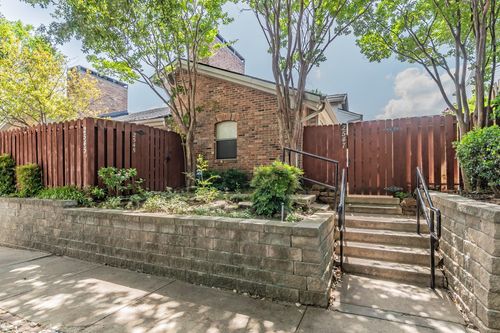 2547 Shady Ridge Dr, Bedford, TX, 76021-4524 | Card Image
