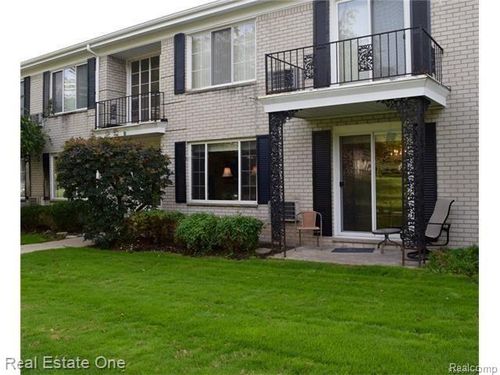 apt-h5-100 W Hickory Grove Rd, Bloomfield Hills, MI, 48304-2169 | Card Image