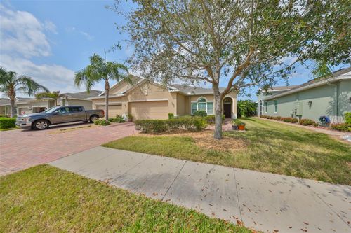 807 Chipper Dr, Sun City Center, FL, 33573-5883 | Card Image