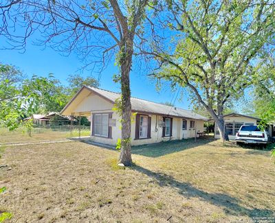 505 N Fort St, House other with 2 bedrooms, 1 bathrooms and null parking in Brackettville TX | Image 2