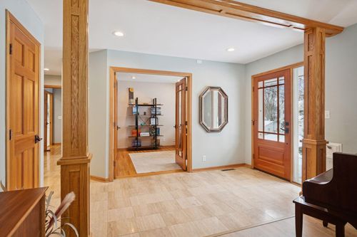 5501 Park Pl, Edina, MN, 55424-1634 | Card Image