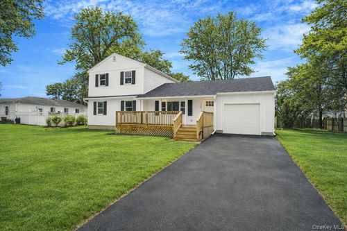 1730 Heckscher Ave, Bay Shore, NY, 11706-2121 | Card Image