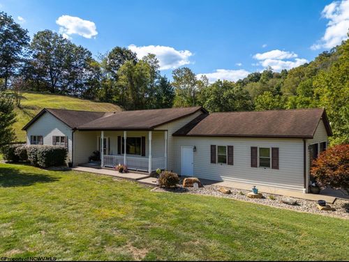 182 Beaver Ln, Fairmont, WV, 26554-4957 | Card Image