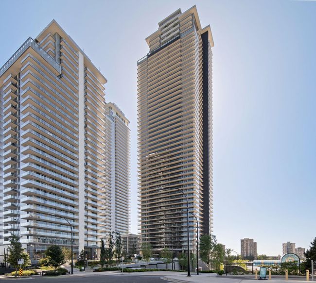 2006 - 3809 Evergreen Place, Condo with 2 bedrooms, 2 bathrooms and 1 parking in Burnaby BC | Image 2