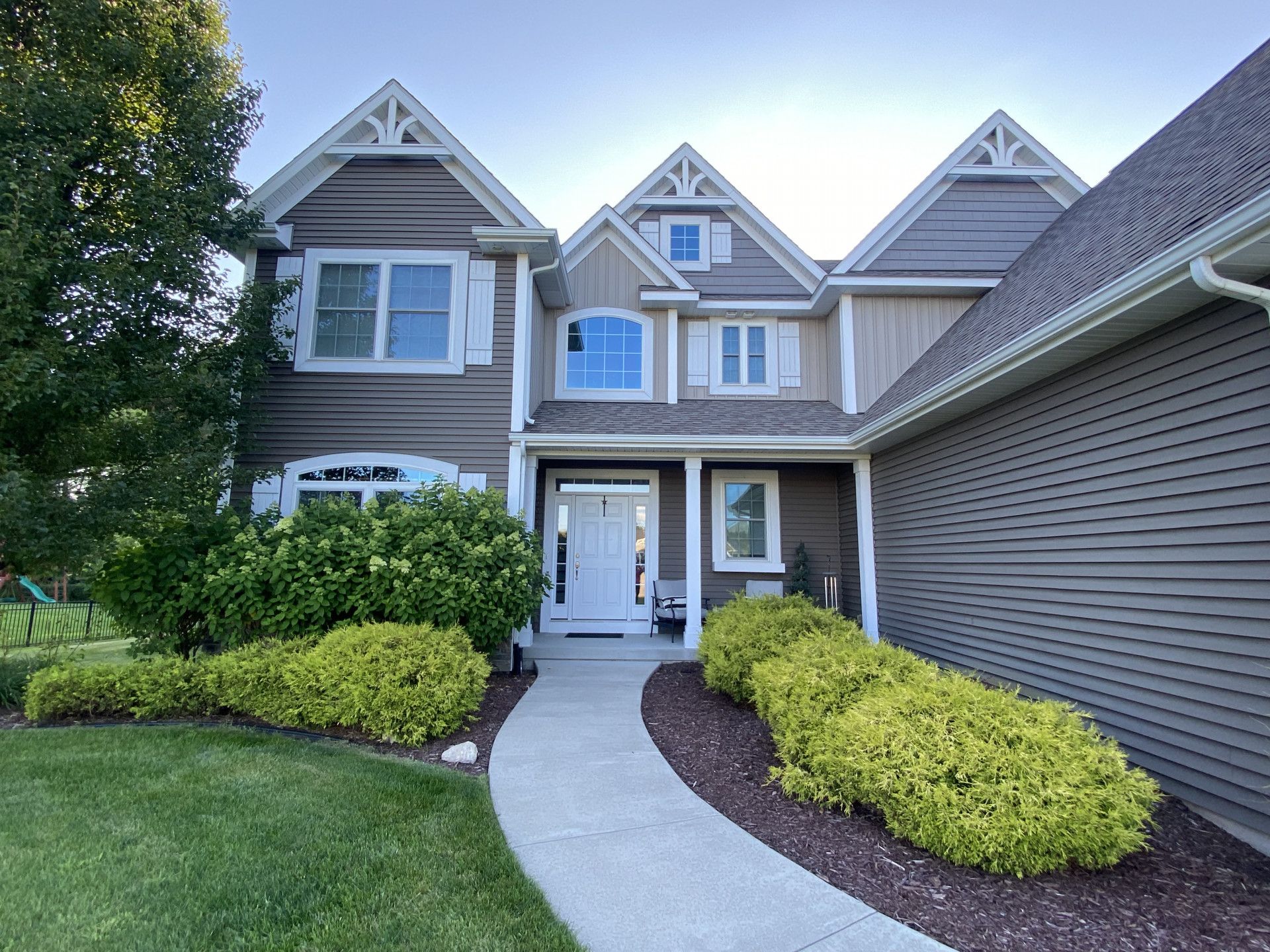 Harvest Cir, Midland, MI 48642