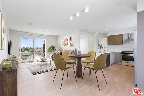 305-11837 N Mansfield Ave, Los Angeles, CA, 90036-2623 | Card Image