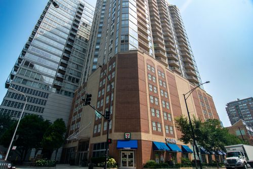 apt-1904-645 N Kingsbury St, Chicago, IL, 60654-6874 | Card Image