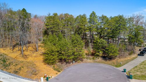 1701 Sierra Ln, Sevierville, TN, 37862-1902 | Card Image