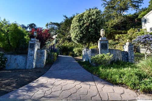 127 Knockash Hl, San Francisco, CA, 94127-1237 | Card Image