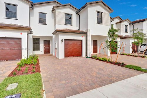252-252 Sw 159th Ter, Pembroke Pines, FL, 33027-5060 | Card Image