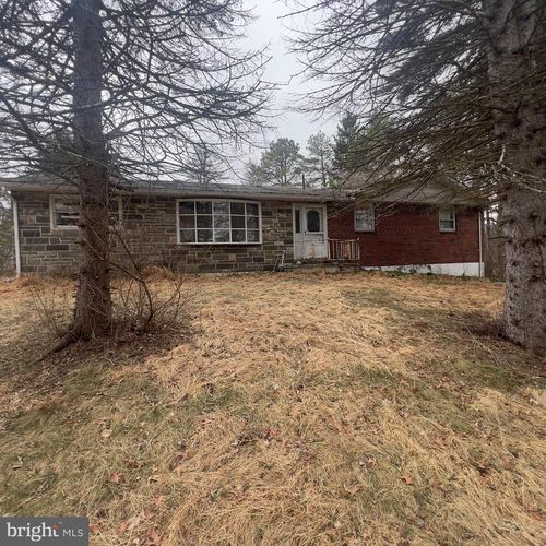 342 Hickory St, Cresco, PA, 18326-7220 | Card Image