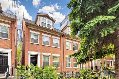 238 George St, Toronto, ON, M5A2N1 | Card Image