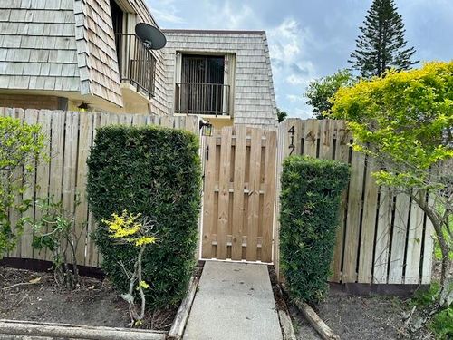 417 Arabian Rd, Palm Springs, FL, 33461-2165 | Card Image