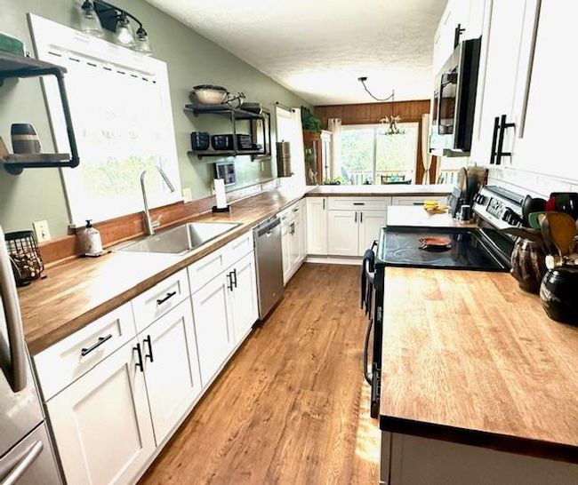 372 Mountain View Dr, House other with 3 bedrooms, 2 bathrooms and null parking in Fancy Gap VA | Image 10