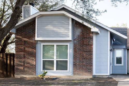 404 Dollins St, Cedar Hill, TX, 75104-2863 | Card Image