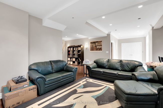 360 Conservation Dr, House other with 6 bedrooms, 4 bathrooms and 8 parking in Brampton ON | Image 39