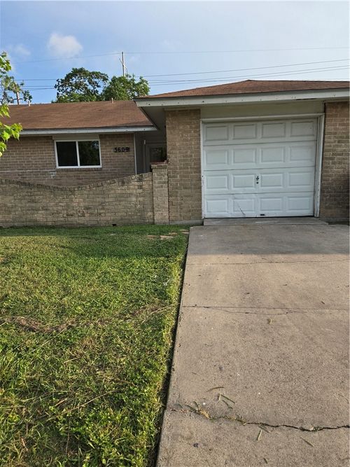 3609 La Paz Dr, Corpus Christi, TX, 78415-3634 | Card Image