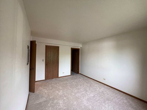 apt-5-5 Cedar Ct, Vernon Hills, IL, 60061-3025 | Card Image