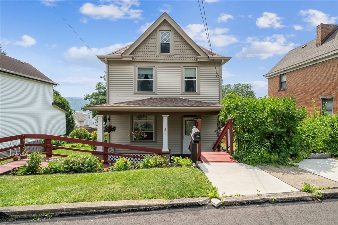 4th Ave, Conway, PA 15027
