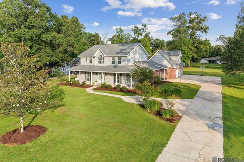 17630 Creek Hollow Rd, Baton Rouge, LA, 70817-3835 | Card Image