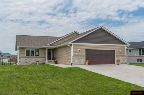 12 Kodiak Ct, North Mankato, MN, 56003-5200 | Card Image