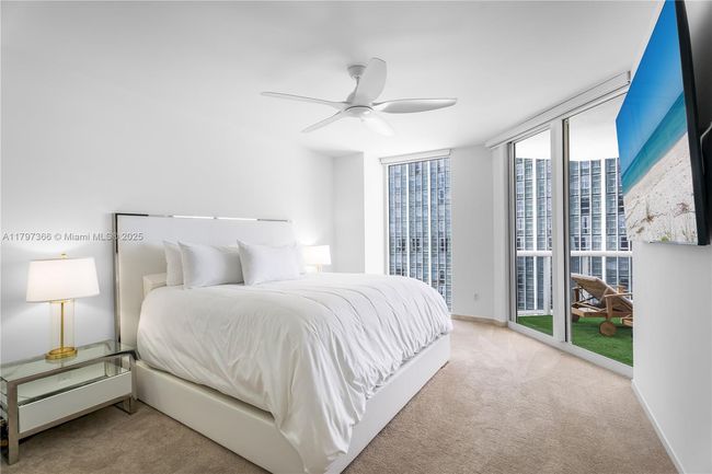 APT-1008 - 4779 Collins Ave, Condo with 3 bedrooms, 2 bathrooms and null parking in Miami Beach FL | Image 4