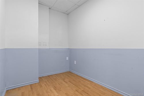 12115 Jamaica Ave, Richmond Hill, NY, 11418-2524 | Card Image