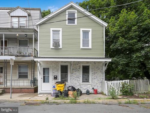211 Lincoln Ave, SCHUYLKILL HAVEN, PA, 17972-1101 | Card Image