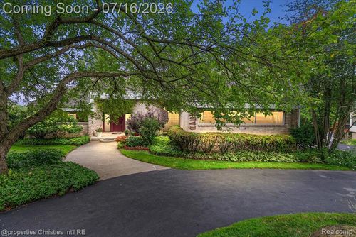 4948 Champlain Cir, West Bloomfield, MI, 48323-3527 | Card Image