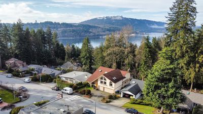 207 April Rd, House other with 8 bedrooms, 4 bathrooms and 6 parking in Port Moody BC | Image 2