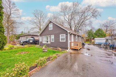 201 Pleasant Blvd, House other with 3 bedrooms, 1 bathrooms and 6 parking in Keswick ON | Image 1