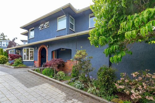 1 Briar Pl, Victoria, BC, V8S3J5 | Card Image
