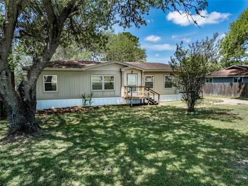424 Ellinger Rd, La Grange, TX, 78945-3010 | Card Image