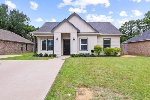 514 W Hull St, Denison, TX, 75020-5066 | Card Image