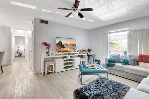 apt-208a-1124 Nw 13th St, Boca Raton, FL, 33486-2250 | Card Image