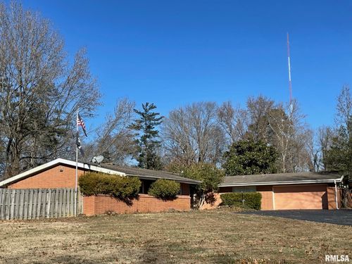 7 Pinewood Dr, Carbondale, IL, 62901-5221 | Card Image